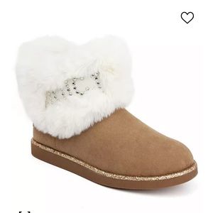 Juicy couture white fur short booties never worn delivered 12/5/23